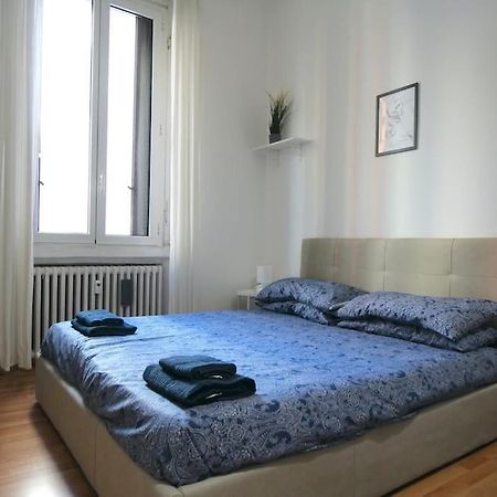 Splendido Bilocale A 4 Fermate Dal Duomo Lägenhet Milano Exteriör bild